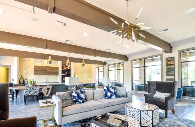Plano | Classy 2BD/2BA Apartment