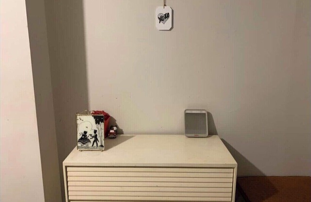 Pleasant Apartment (King St W) - great location!