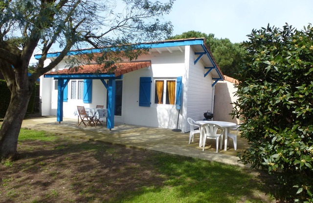 pleasant house 300 m from the ocean