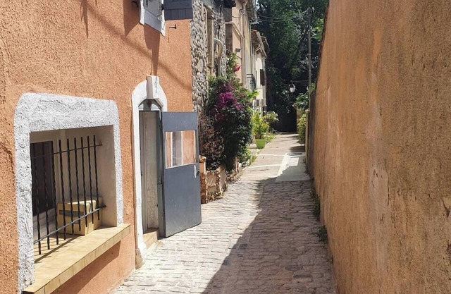 Pleasant house 4/6 persons free parking