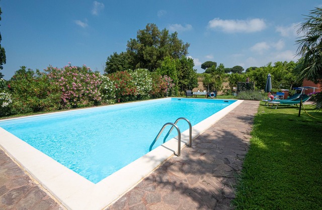 Poggio degli Oleandri: cottage with pool and lots of relaxation