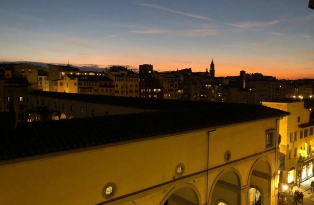 PONTE VECCHIO [1]: elegant suite with a spectacular view