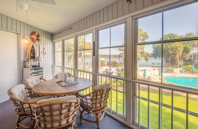 Pool Access & Lanai: Riverfront Welaka Condo!