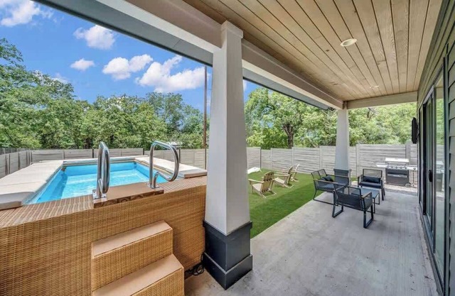 Pool & Game Room & Chef's Kitchen – 6BR Sleeps 24