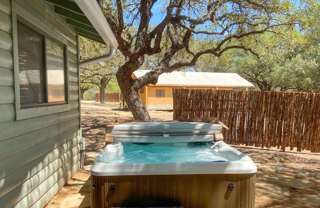 Pool l Firepit l River l Lake l HOT TUB l Cabin