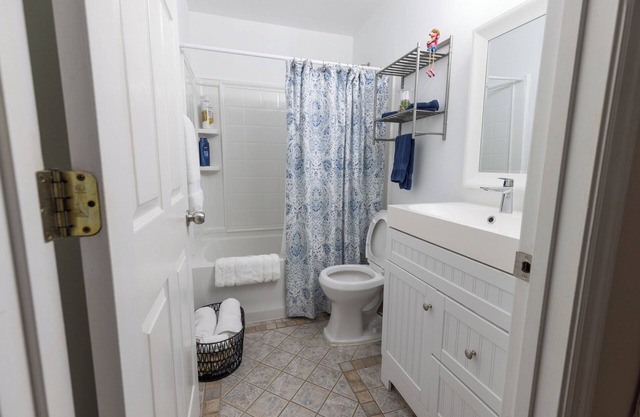 Pool Retreat in Palm Coast, near cinnamon sand beaches of Flagler county