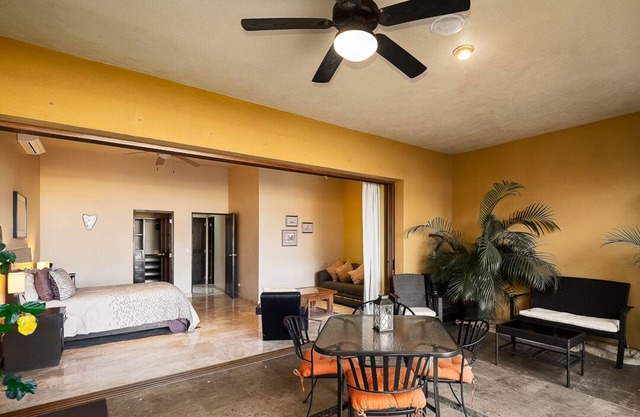 POOL SIDE STUDIO SUITE TWO AT CASA DE SUENOS