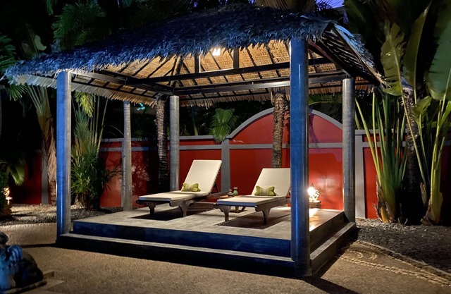 Pool villa in a tropical garden, near Nai Harn Beach u. Rawai Beach