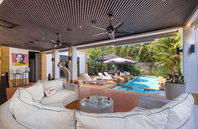 Poolvilla 5 rooms 50 m from Layan beach