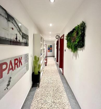 Pop House - Spacious flat next to Cathedral & Lake
