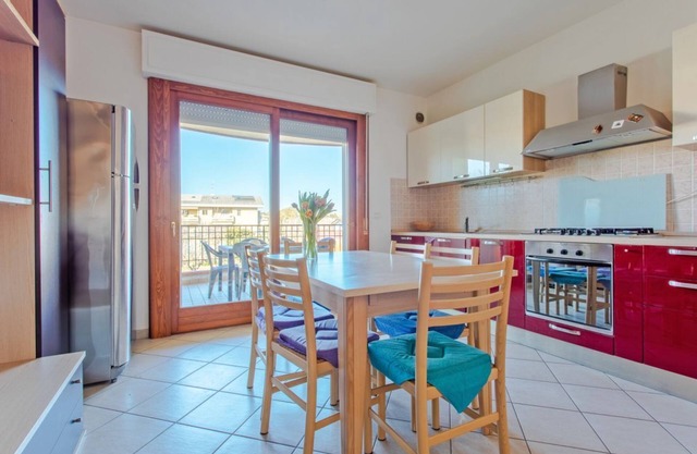Poplar Grove - three-room apartment 150 mt from the sea