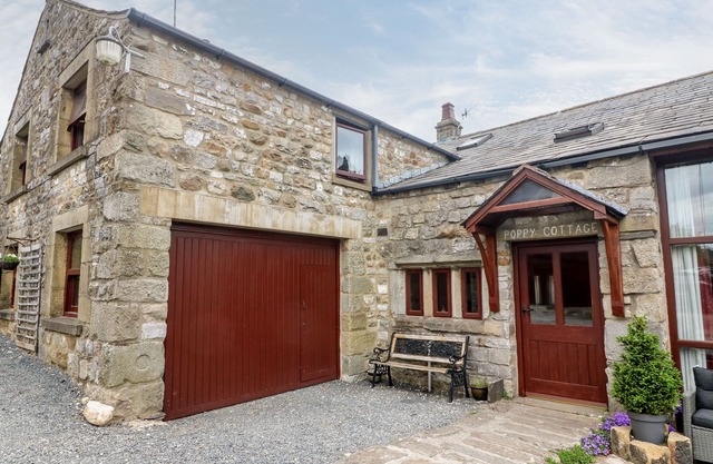 POPPY COTTAGE, family friendly in Horton-In-Ribblesdale