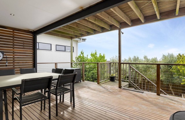 Port Views - Charming Townhouse in the Centre of Portarlington.