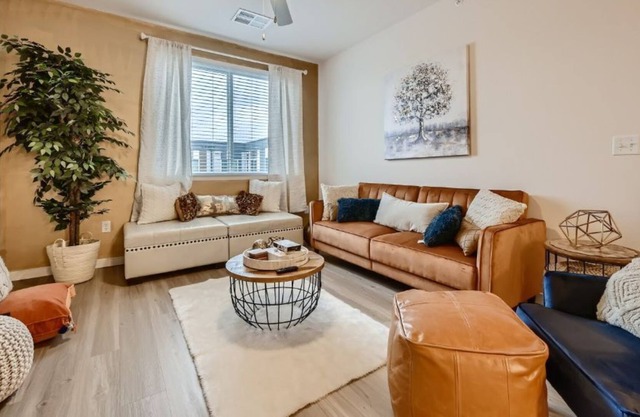 Posh Penthouse Inner Harbor::Family:Sports