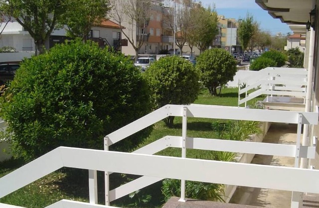 Praia da Barra apartment with pool, playground and wifi