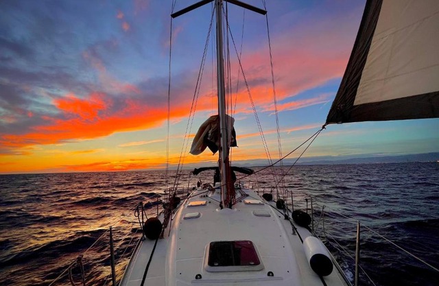Precioso velero en Badalona de 3 camarotes