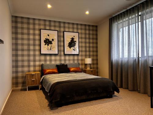 Premier stay with own bathroom in the west of Melbourne