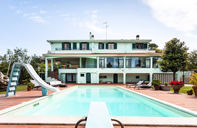 Presidential villa in EXCLUSIVE use with pool and barbecue 300m from the sea