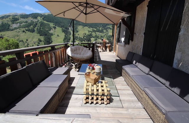 PRESTIGE CHALET 24 PERS SWIMMING POOL JACUZZI SAUNA HAMMAM