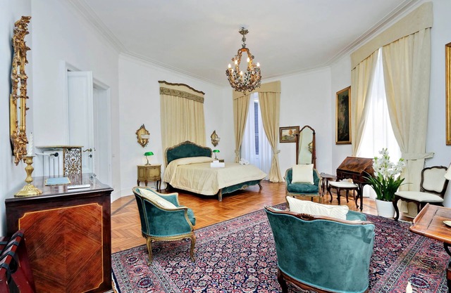Prestigious Apartment Via Veneto