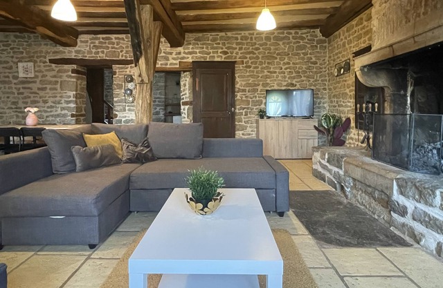 Pretty country cottage 20 minutes from the wine route