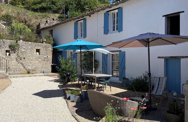 Pretty gîte in the heart of Charroux 86250 Vienne
