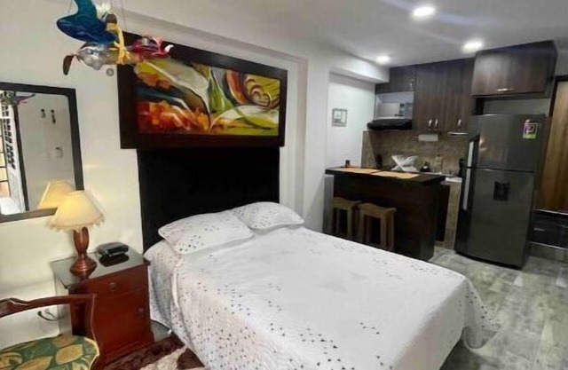 Pretty & Modern Private Studio 202