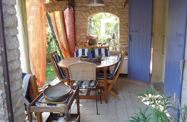 Pretty Provençal House in the heart of Lubéron, with swimming pool