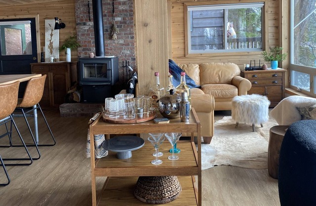 Priest Lake waterfront cabin May and Jun 2023 special lower price