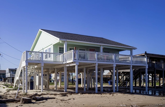 Prime | Beachfront | Beach Access | Sleeps 8