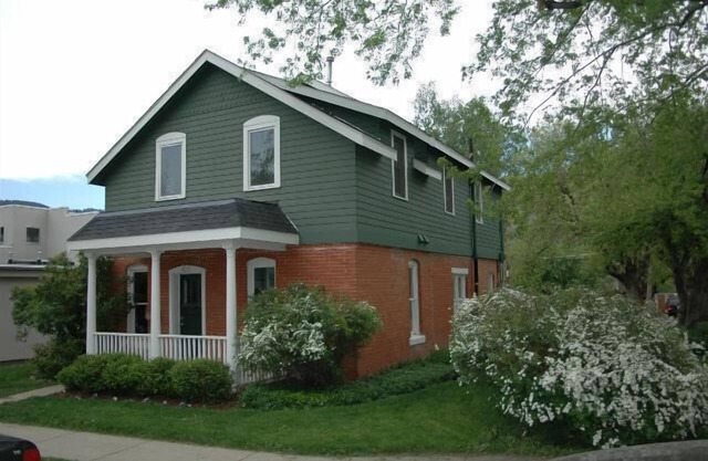 Prime Boulder neighbhorhood 3 Bed 2.5 Bath Available