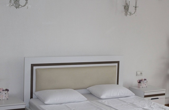 Prime Old Tbilisi Location - Walk to Major Attractions