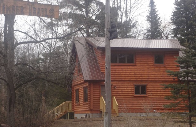 Prime time dates still avail! Log home min. from Slpng. Bear Dunes N.Lakeshore.