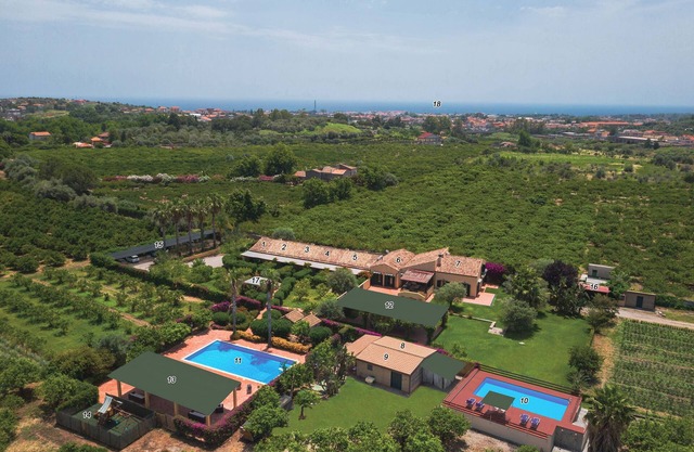 Princely charme Relais-Taormina-spectacular garden-2 pools-Etna view-beach 2 kms