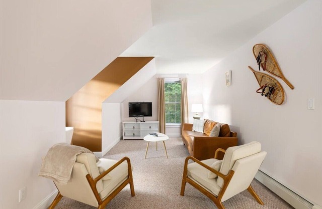 Private 1BD in Heart of White Mtns: Balcony, River Access, Full Kitchen & More
