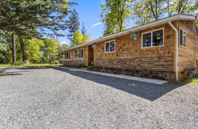 Private 2-Acre Country Escape + Spa | 3BR Near Town