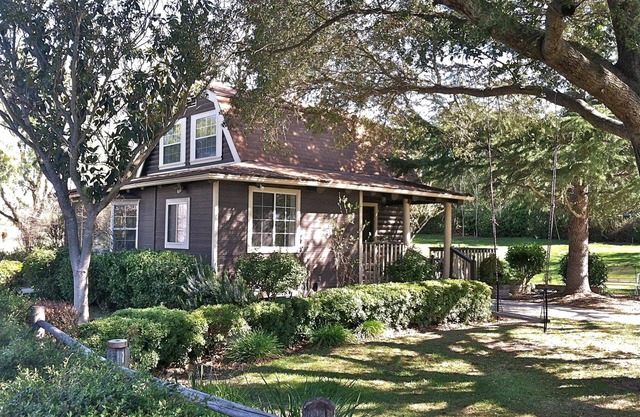 Private 2 Story Cottage - Walk to Los Olivos!