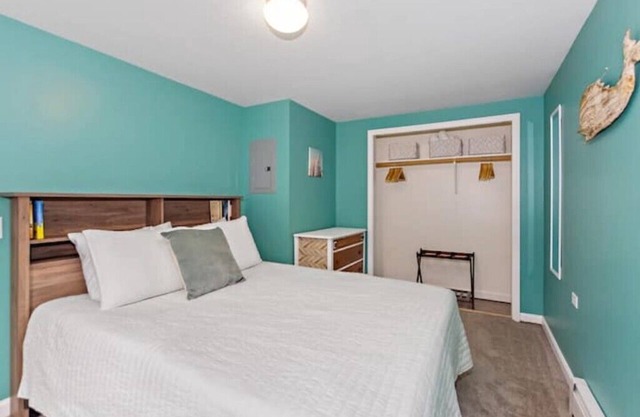 Private Apt 1 mile from Downtown Westerly. Short drive to Mystic & Casinos