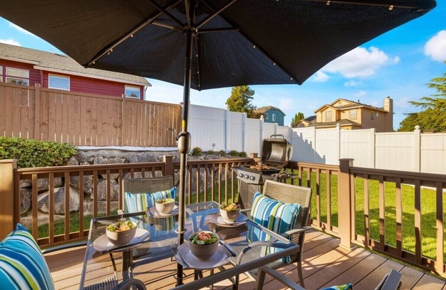 Private Backyard-Central AC! Quiet Neighborhood