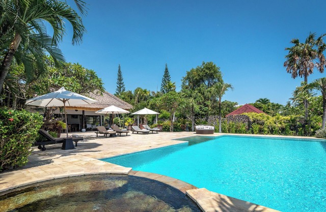 Private Beach front Villa 12p: Accomplish your body and soul!