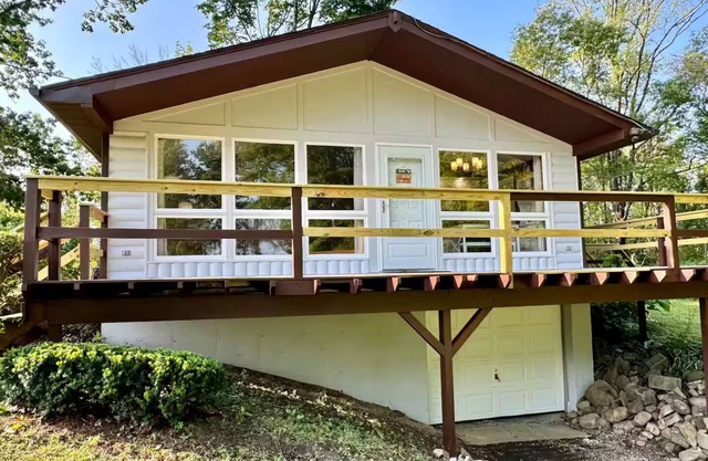 Private Cabin Getaway on Expansive 75 Acres