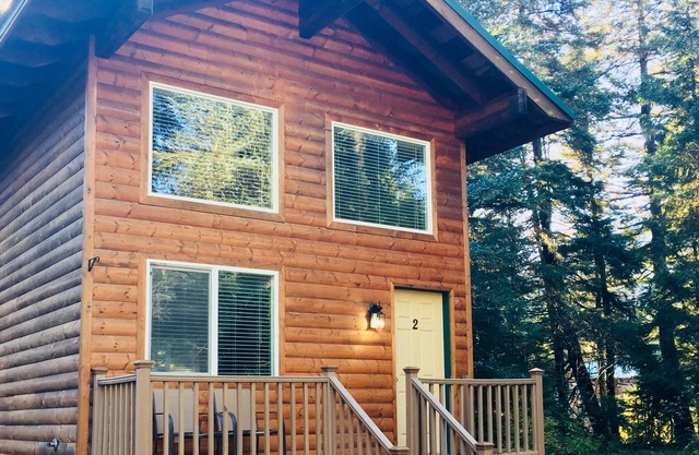 Private Cabin with Open Loft - Sleeps 3-6