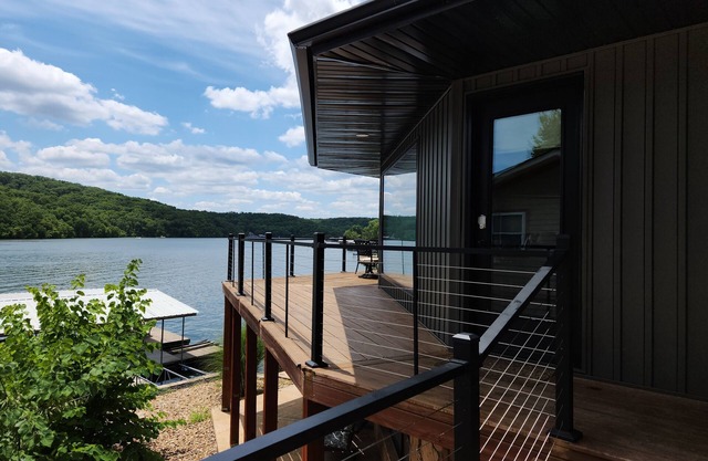 Private Dock, Hot Tub, SUMMER STUDIO SPACE: The Octagon House