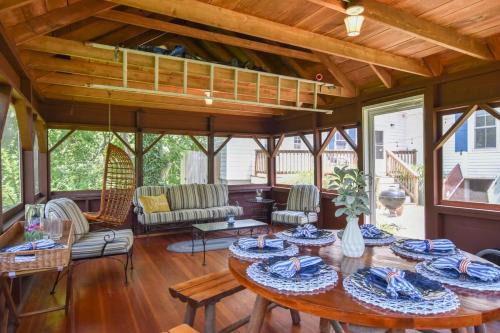 Private Downtown Wellfleet Location