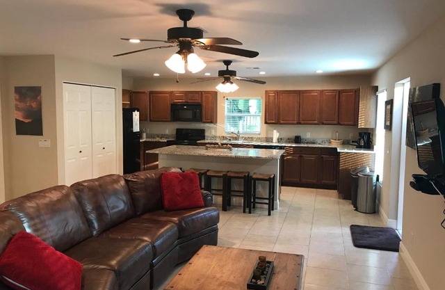 Private Guest House on Acreage