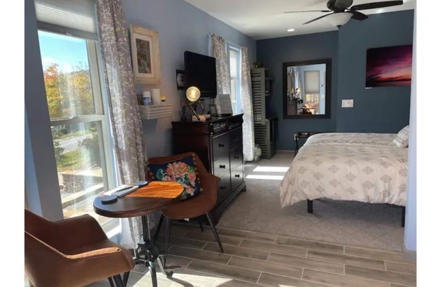 Private Guest Suite in the Blue Ridge Mountains with separate entrance