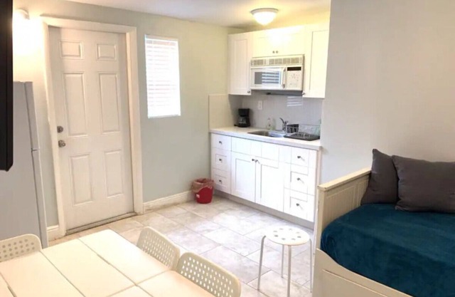 Private Hollywood APT Near Beach Airport & Casino