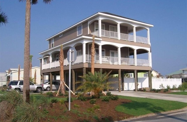 Private Home 5 Bedrooms. Private Pool