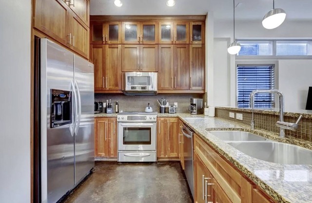 Private Hot Tub + Sleeps 12 - Northern Serenity 2