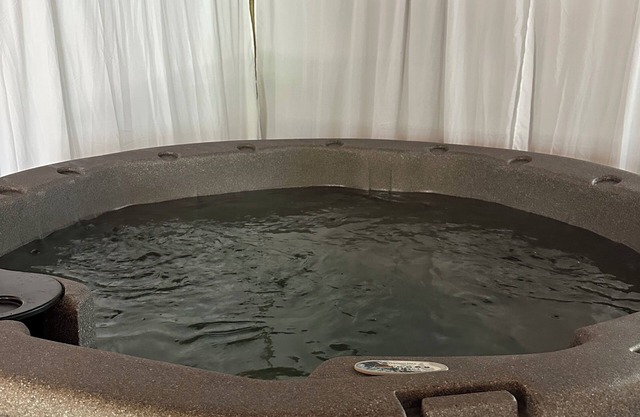Private Hot Tub Suite